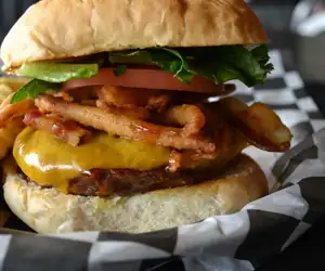 burger with cheese